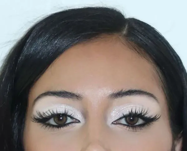 White eye shadow 8