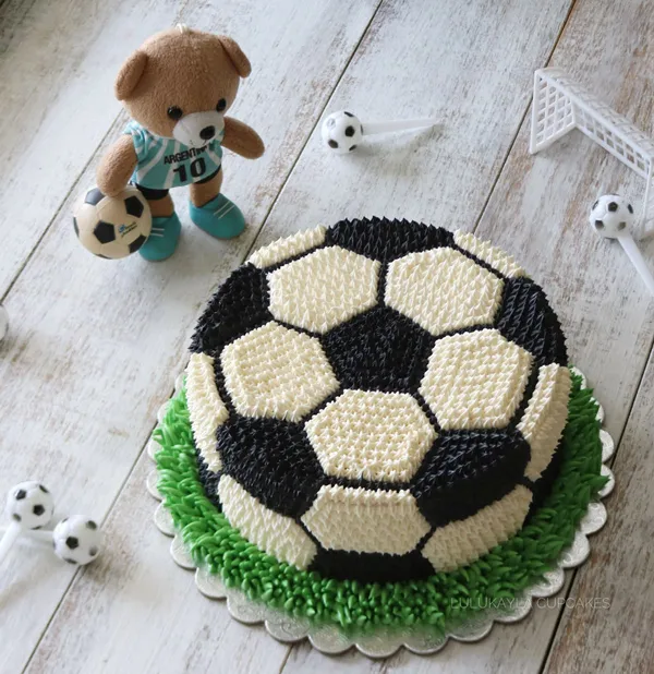 35 مدل کیک تولد پسرانه شیک؛ از انتخاب تا ایدههای خلاقانه 🎂✨ 12 boys birthday cake models diakoland photo 10
