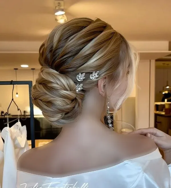 new european chignon hairstyles diakoland photo 19