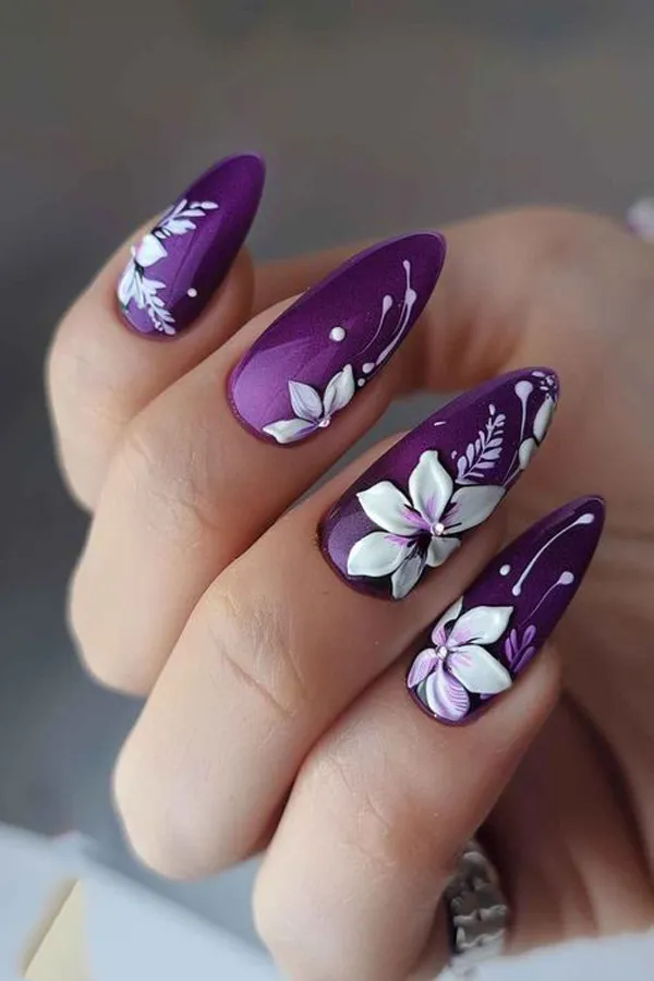 طراحی و دیزاین ناخن بنفش 2025؛ دیزاینایی که امسال ترند شدن و استایلتو خاصتر میکنن💜 4 purple nails trend diakoland photo 1