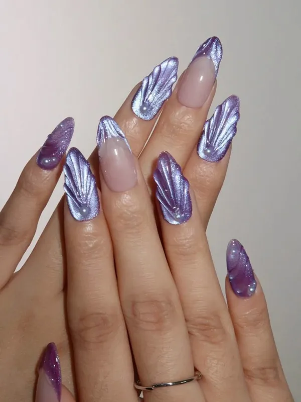 طراحی و دیزاین ناخن بنفش 2025؛ دیزاینایی که امسال ترند شدن و استایلتو خاصتر میکنن💜 16 purple nails trend diakoland photo 15