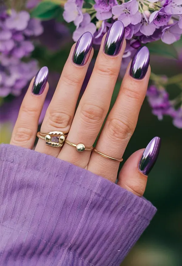 طراحی و دیزاین ناخن بنفش 2025؛ دیزاینایی که امسال ترند شدن و استایلتو خاصتر میکنن💜 33 purple nails trend diakoland photo 32