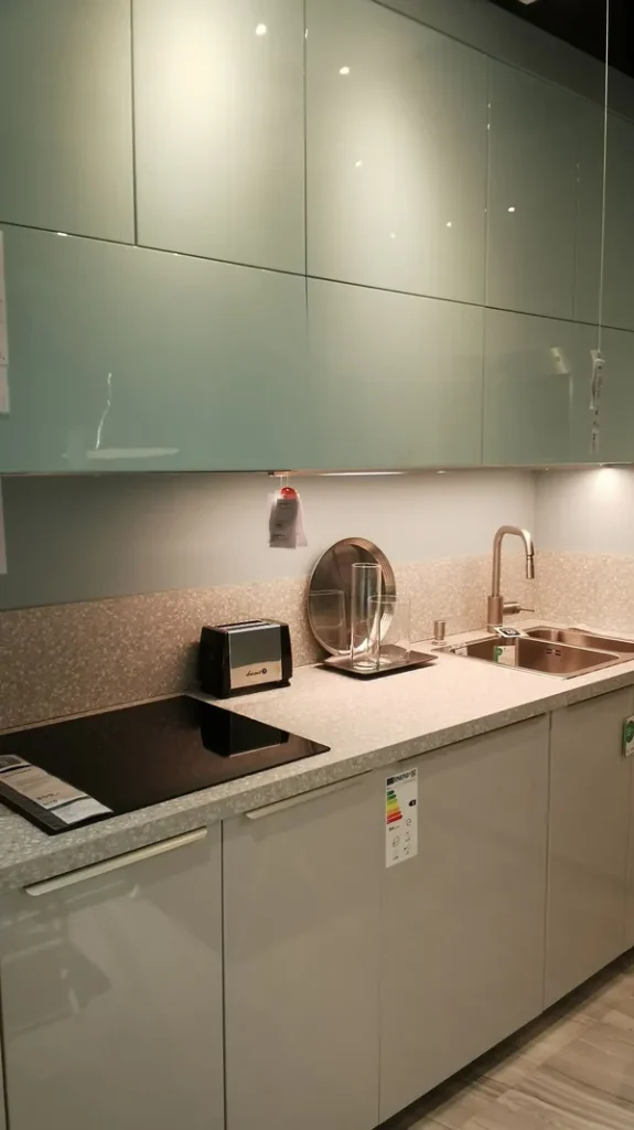 40 مدل رنگ کابینت های گلاس جدید | ترکیبهای جذاب برای آشپزخانه! 6 rang cabinet high gloss diakoland photo 2