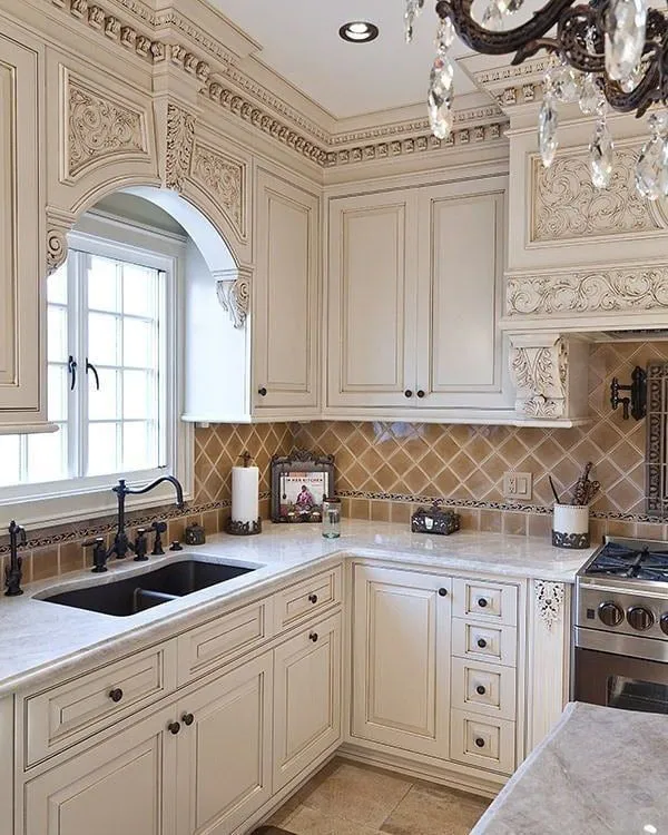 29 مدل کابینت رومی کیوت؛ شکوه کلاسیک در آشپزخانههای مدرن✨ 30 roman kitchen cabinets diakoland photo 24