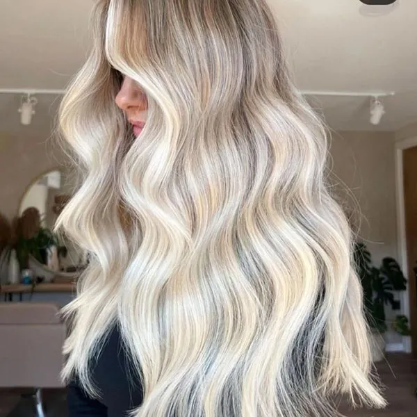ببین رنگ مو بور 2025 چطور چهرهت رو لطیفتر و چشمگیرتر میکنه ! 15 Blonde hair color 12