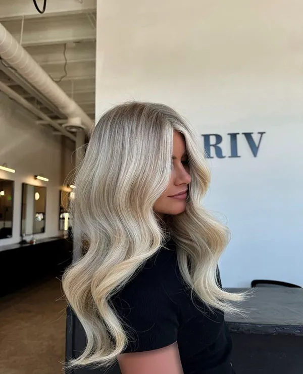 ببین رنگ مو بور 2025 چطور چهرهت رو لطیفتر و چشمگیرتر میکنه ! 22 Blonde hair color 19