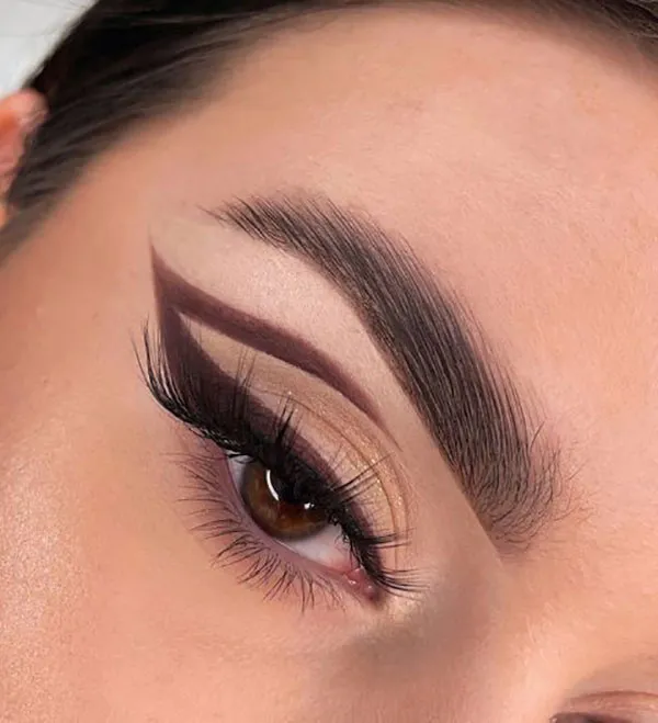 Bright eye shadow 13
