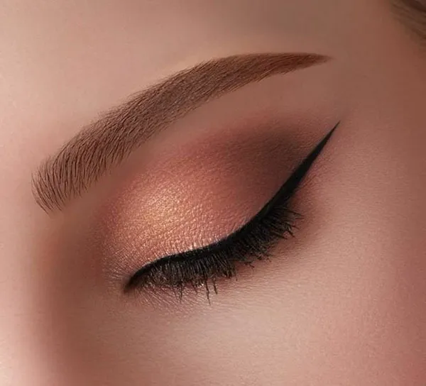 Bright eye shadow 15