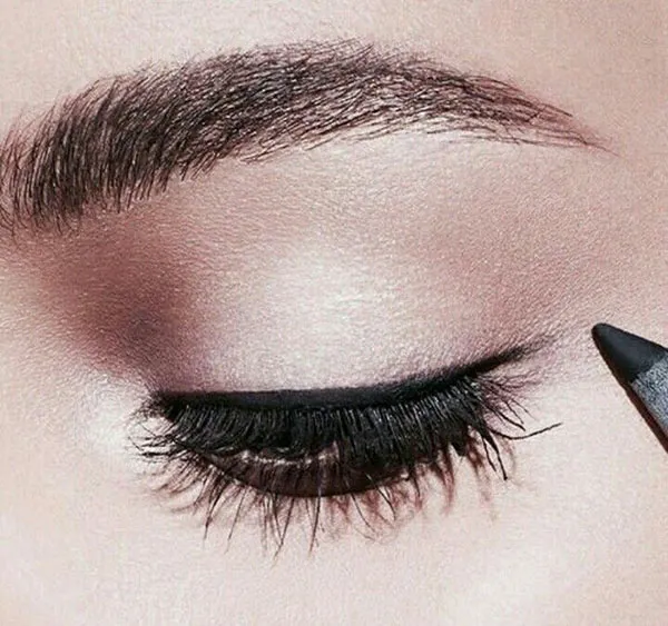 Bright eye shadow 25