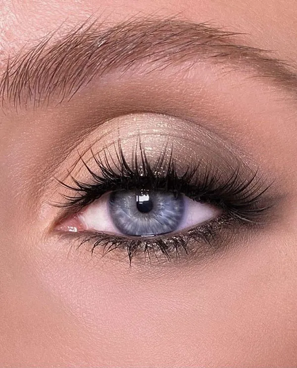 Bright eye shadow 26