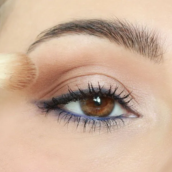 Bright eye shadow 9