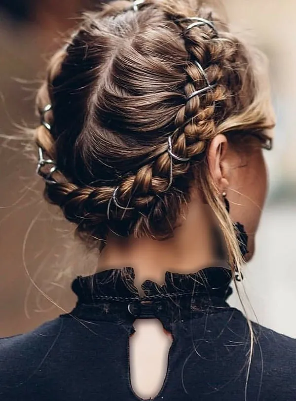 Bun hair weave in front of the head 26