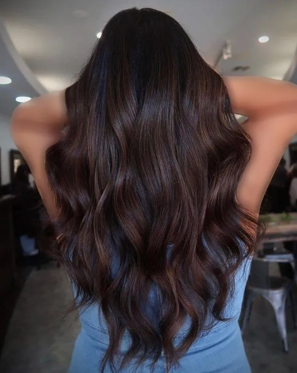30 مدل رنگ مو قهوه ای سوخته؛ رنگی که تو رو خاص، آرام و جذاب نشون میده! 5 Burnt brown hair color 1
