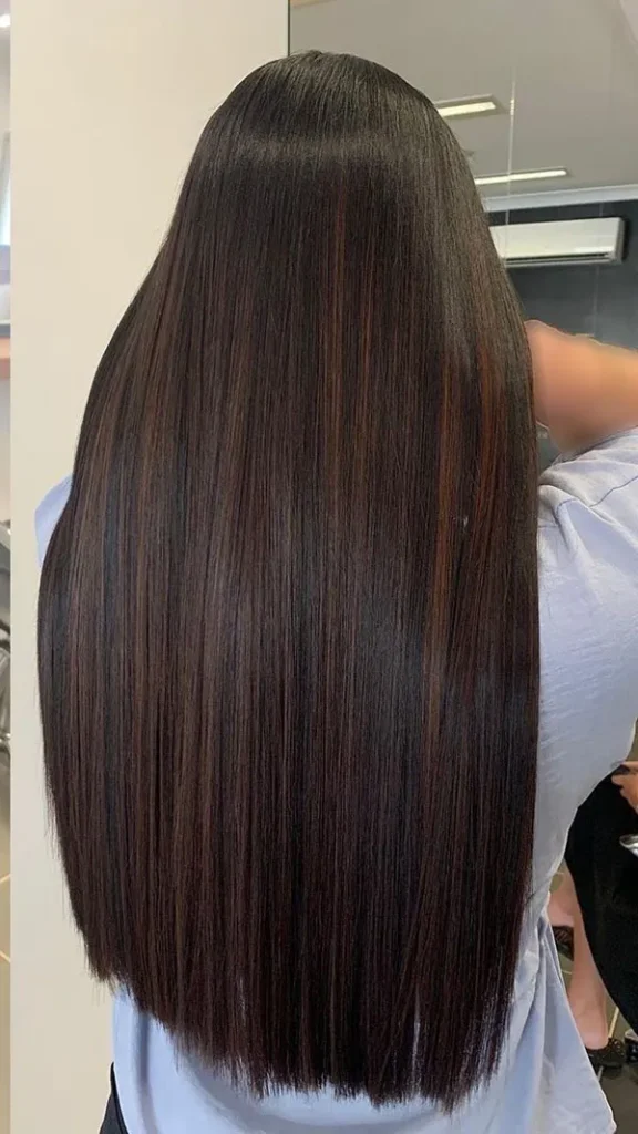 30 مدل رنگ مو قهوه ای سوخته؛ رنگی که تو رو خاص، آرام و جذاب نشون میده! 16 Burnt brown hair color 10