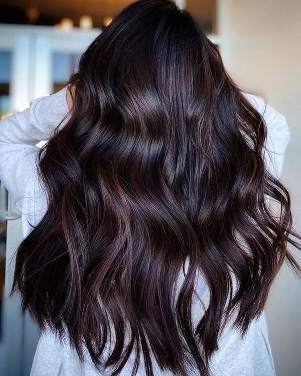 30 مدل رنگ مو قهوه ای سوخته؛ رنگی که تو رو خاص، آرام و جذاب نشون میده! 21 Burnt brown hair color 14