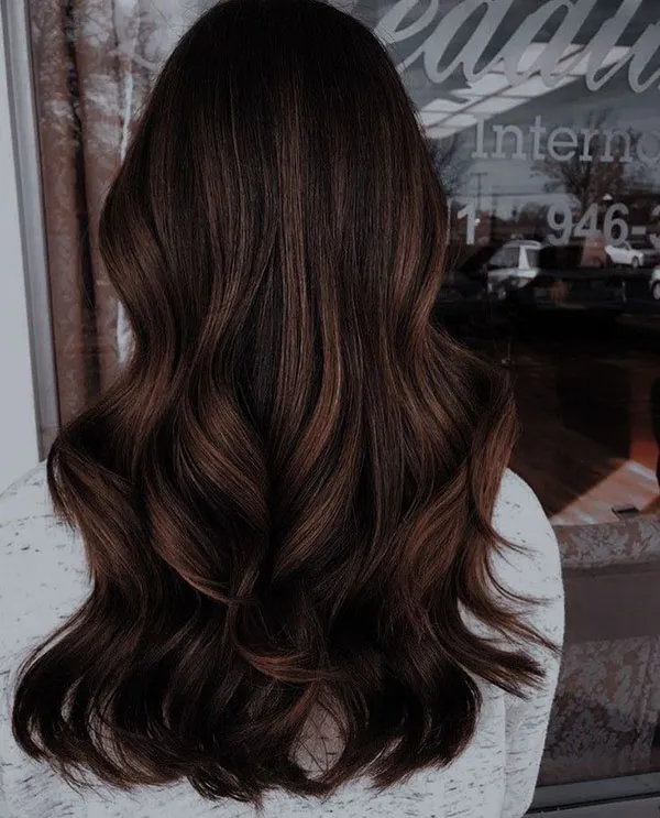 30 مدل رنگ مو قهوه ای سوخته؛ رنگی که تو رو خاص، آرام و جذاب نشون میده! 27 Burnt brown hair color 19