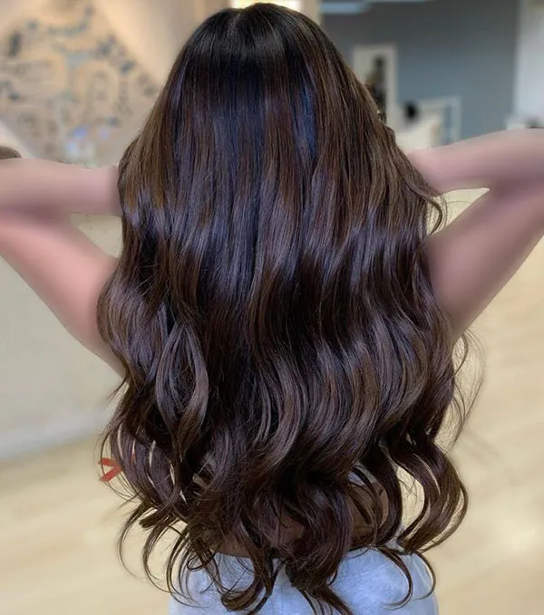 30 مدل رنگ مو قهوه ای سوخته؛ رنگی که تو رو خاص، آرام و جذاب نشون میده! 7 Burnt brown hair color 5