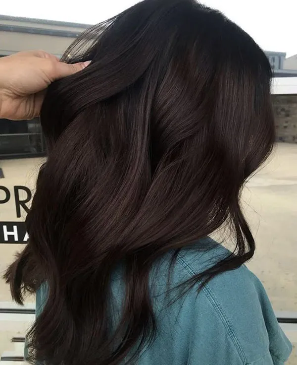 30 مدل رنگ مو قهوه ای سوخته؛ رنگی که تو رو خاص، آرام و جذاب نشون میده! 13 Burnt brown hair color 9
