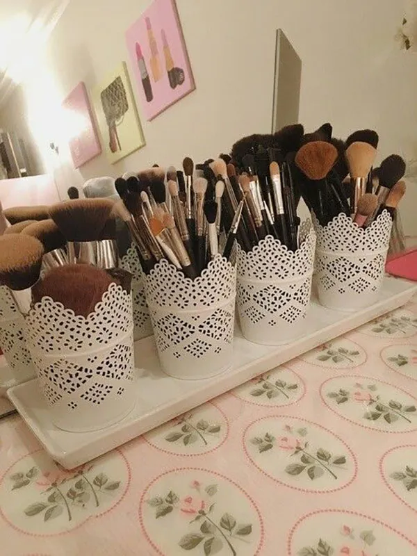 Cosmetics arrangement 17