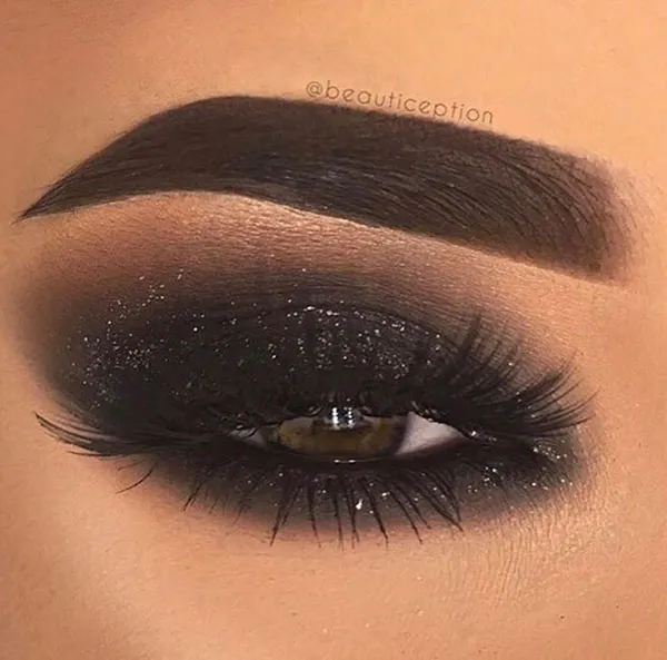 Dark eye makeup 1