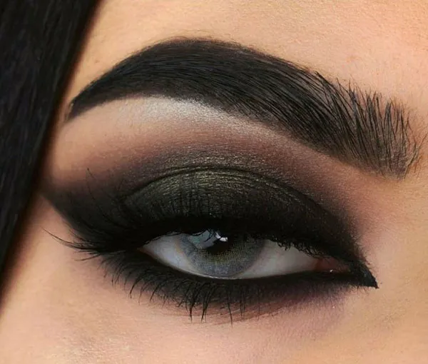 Dark eye makeup 11
