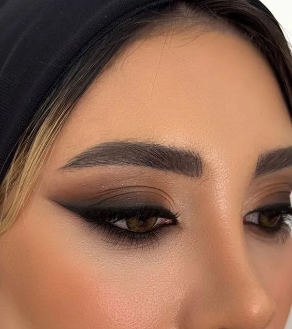 Dark eye makeup 19