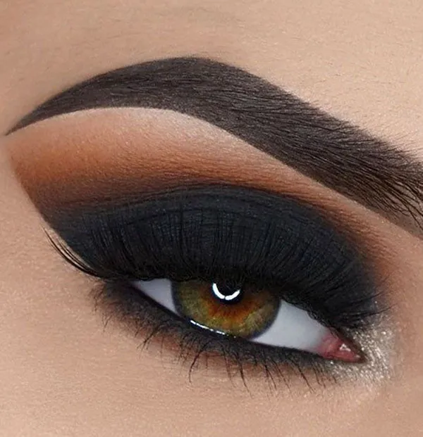 Dark eye makeup 4