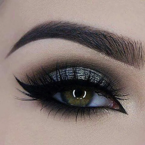Dark eye makeup 8