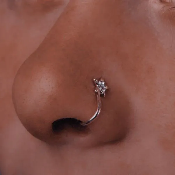 Delicate piercing model 16
