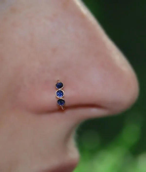 Delicate piercing model 26
