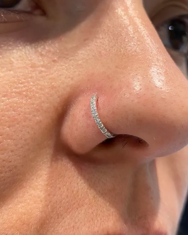 Delicate piercing model 30