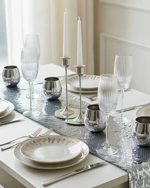 Dining table arrangement 1