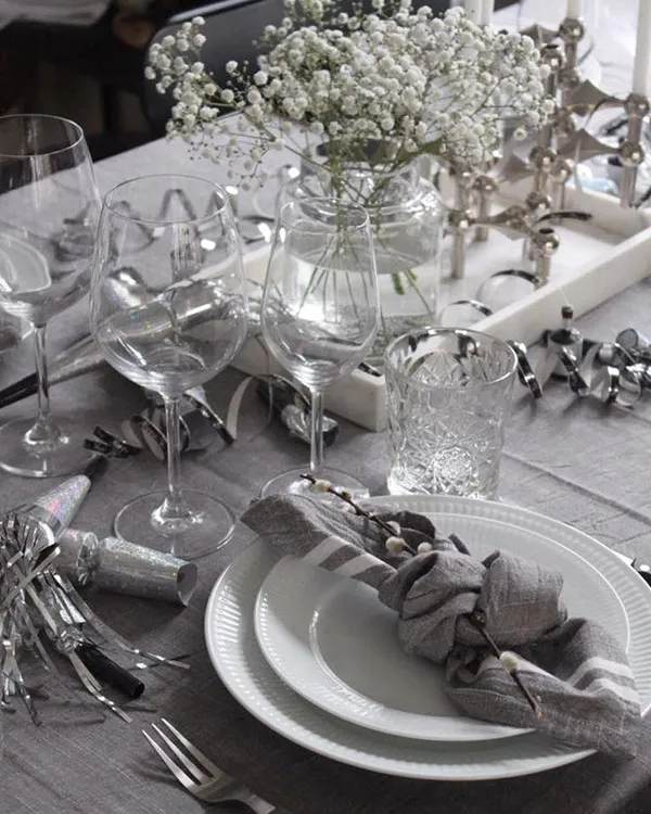 Dining table arrangement 16