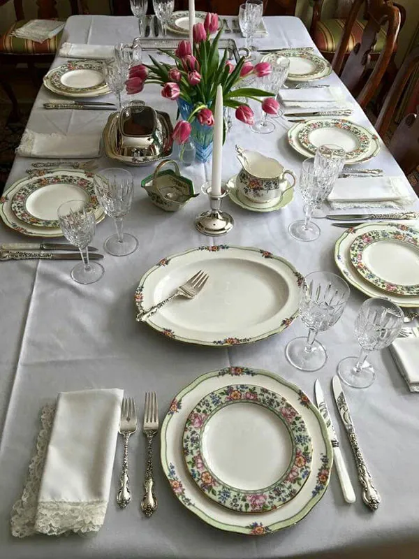 Dining table arrangement 17