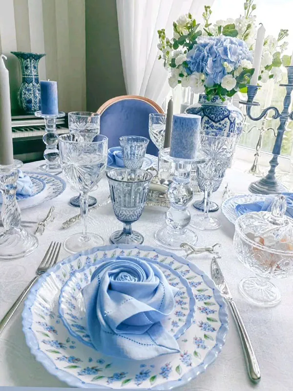 Dining table arrangement 28