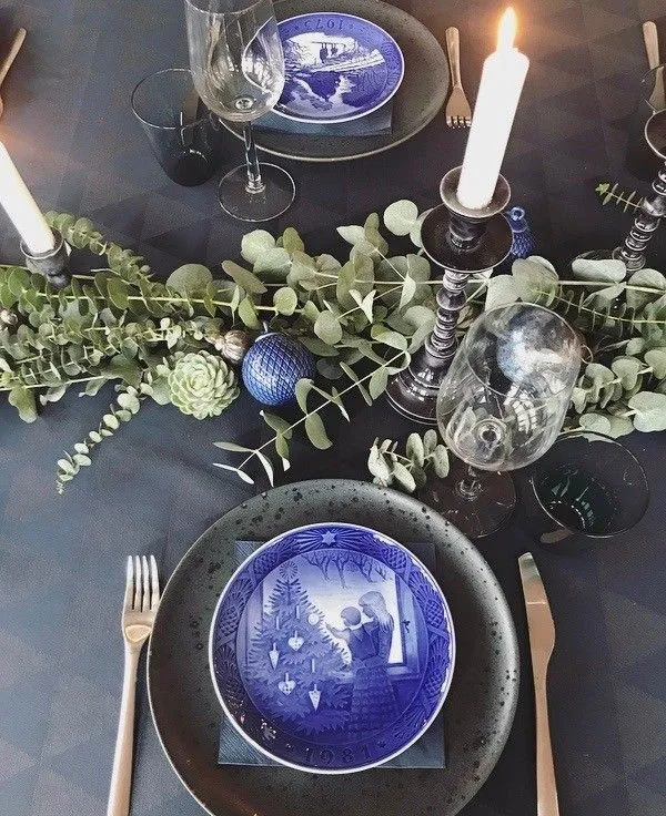 Dining table arrangement 3
