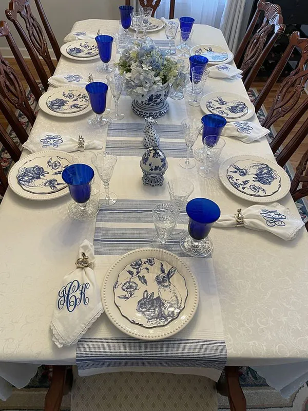 Dining table arrangement 7