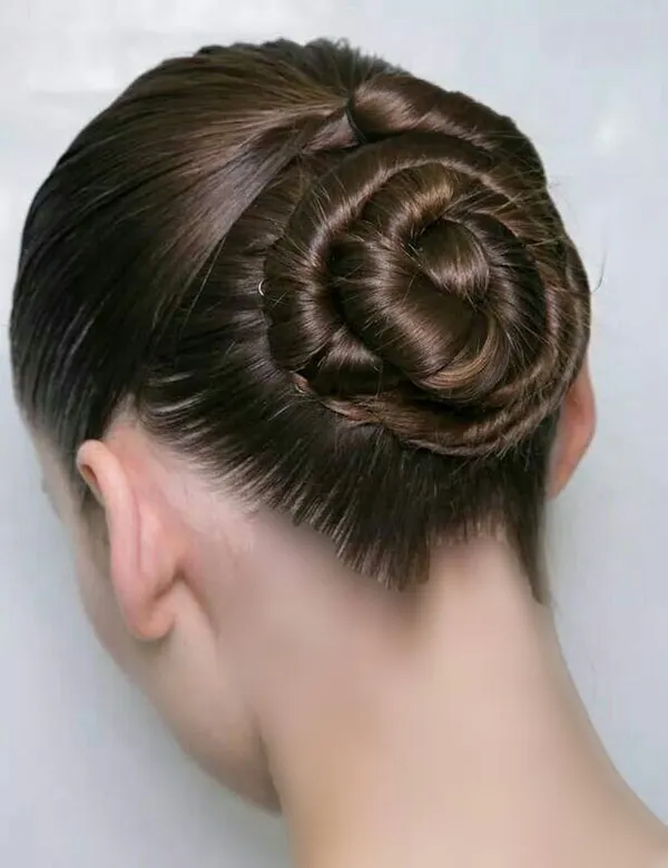32 مدل مو گوجه ای اروپایی دخترانه؛ ساده ولی استایلدار! 17 European tomato hairstyle 17