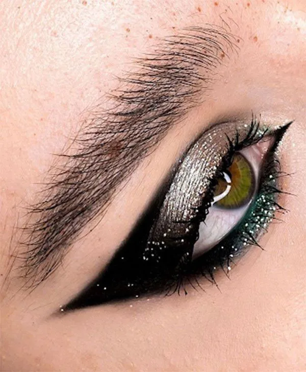 Eye shadows are trending 14