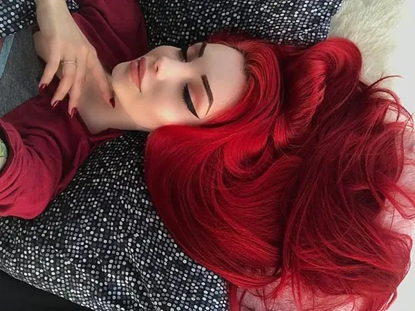 32 رنگ مو قرمز فانتزی؛ برای دخترایی که میخوان متفاوت بدرخشن 😍 14 Fantasy red hair color 10