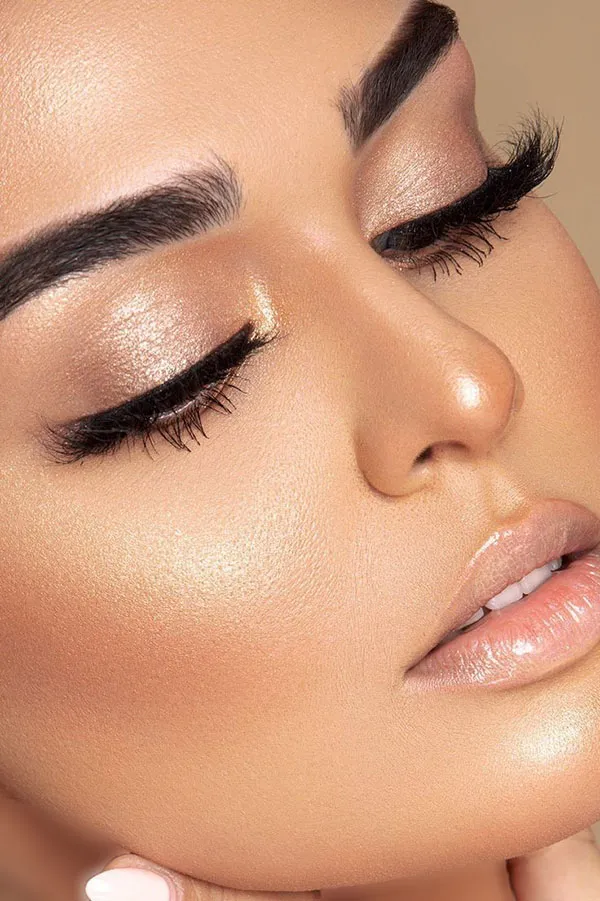 36 میکاپ ملایم دخترونه؛ آرایشی که حال دلت رو هم زیبا میکنه💖 21 Gentle girly makeup 17