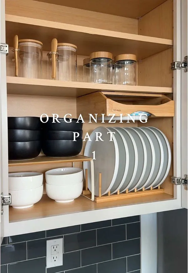 How to arrange the interior of the brides kitchen cabinet 23
