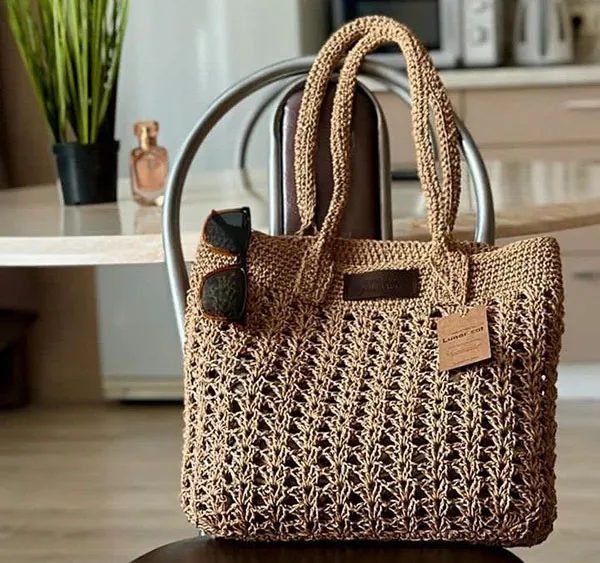 How to weave a raffia bag 9
