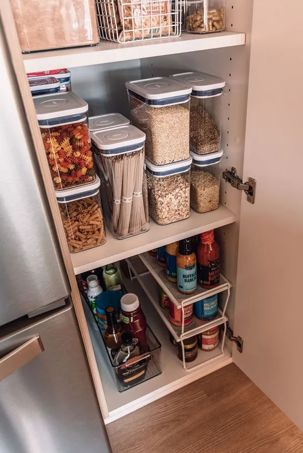 Iranian kitchen cabinet layout 13