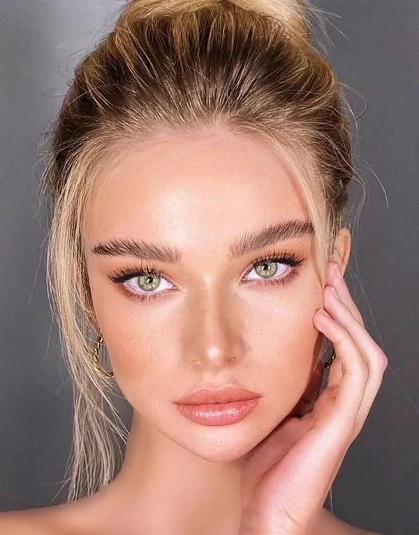 Luxury European Light Makeup 19