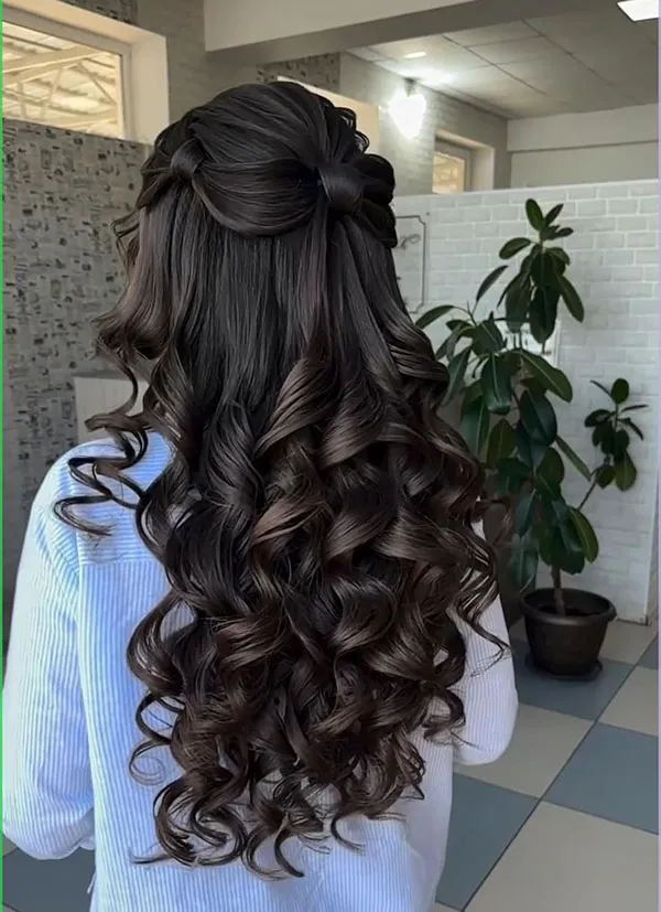 جدیدترین مدل شینیون مو مشکی باز 1404؛ انتخاب دخترونه برای مهمونیها! 26 Open black hair bun 22