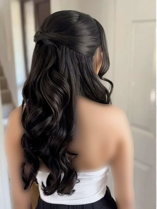 جدیدترین مدل شینیون مو مشکی باز 1404؛ انتخاب دخترونه برای مهمونیها! 25 Open black hair bun 23