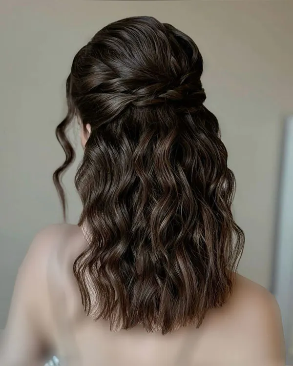جدیدترین مدل شینیون مو مشکی باز 1404؛ انتخاب دخترونه برای مهمونیها! 11 Open black hair bun 8