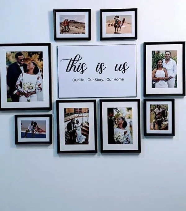 Photo frame arrangement in the reception area 1