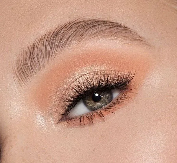 Russian eyeshadow 22
